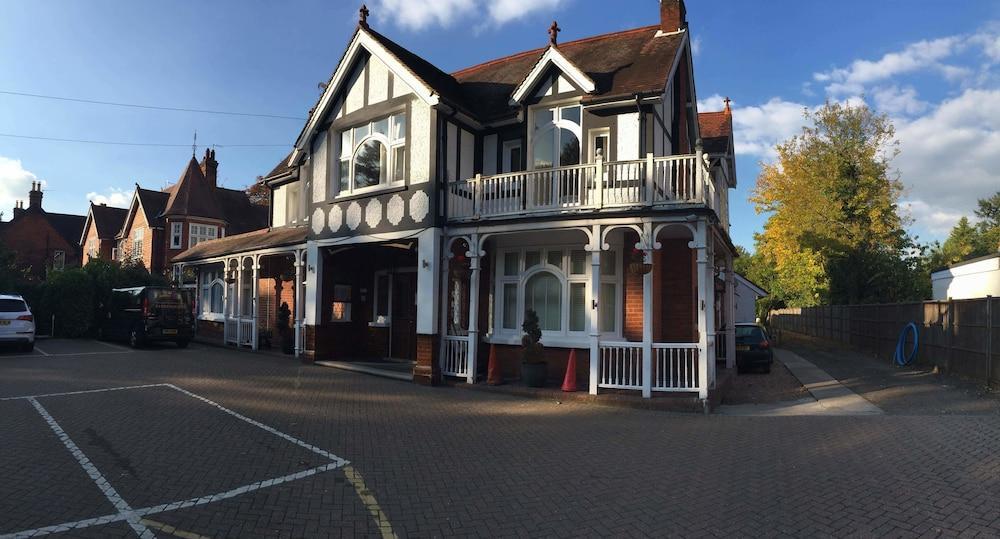 Gatwick Belmont Hotel Horley Exterior foto